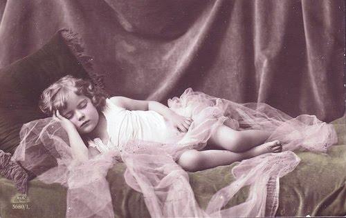 sleeping-child-vintage